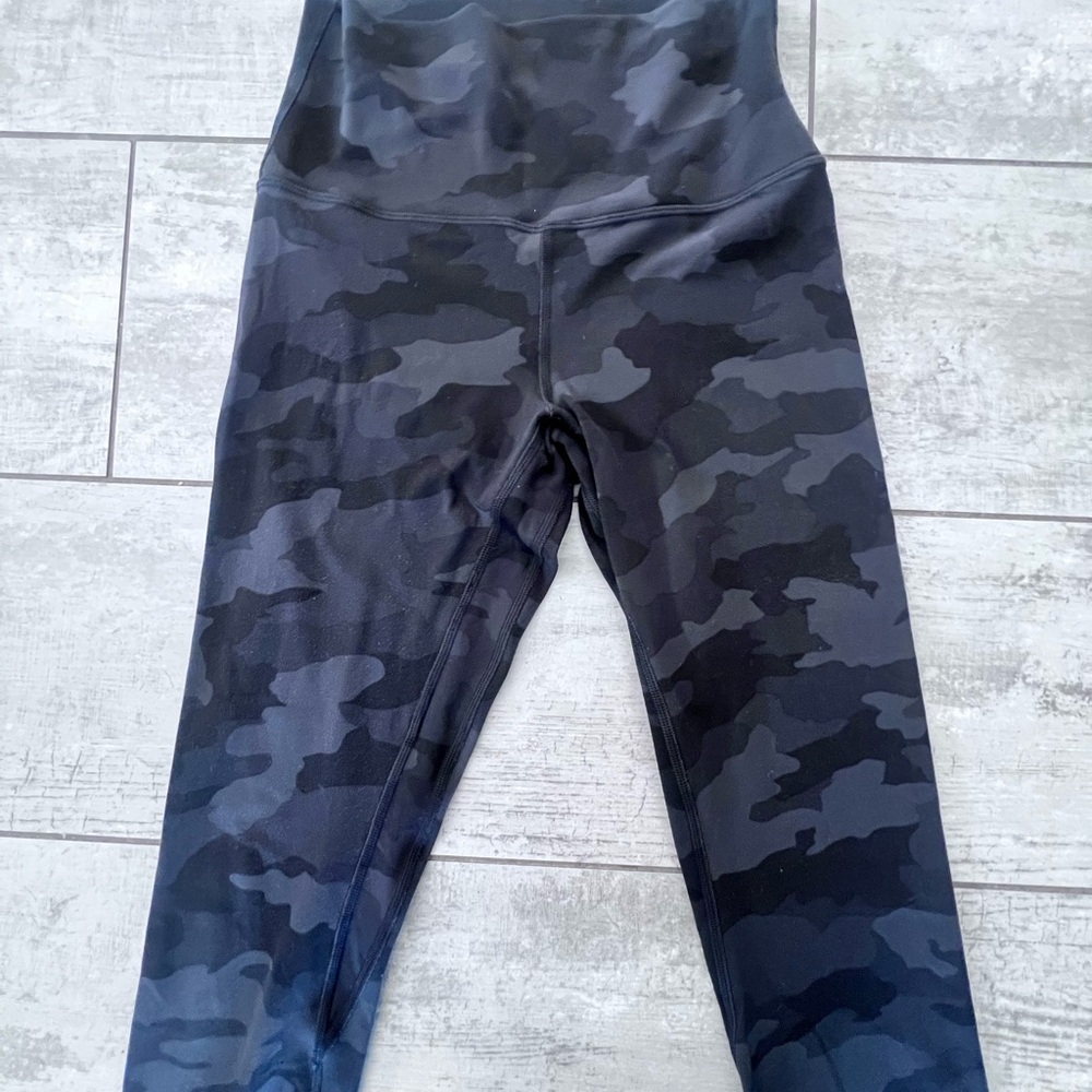 Lululemon Align Black Camo Crop Leggings Sz 4 Womens - Picture 4 of 4